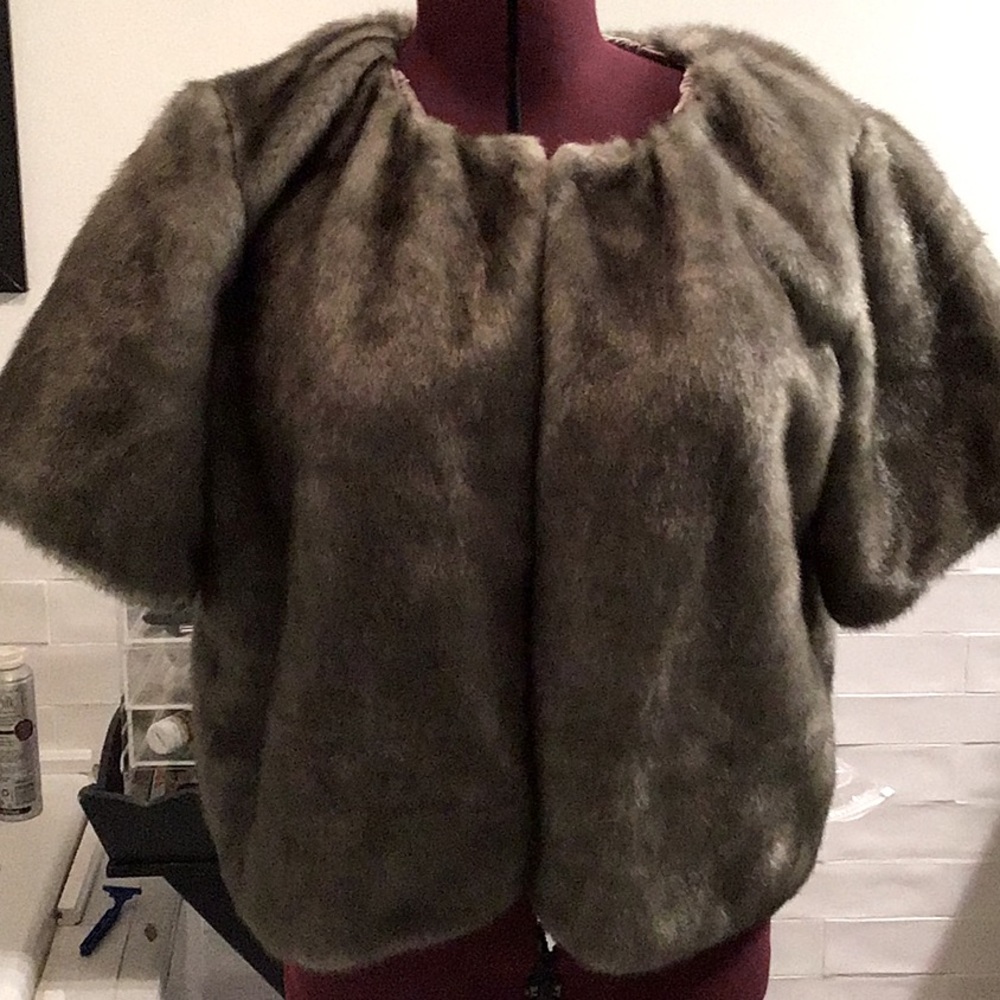 Vera Wang faux fox stole. Size 16 worn once.